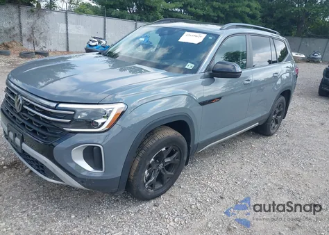 2024 Volkswagen Atlas 2.0T Peak Edition Sel from USA, damaged, VIN 1V2GR2CA6RC547496